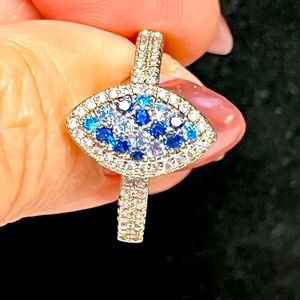 🦋💍sterling silver ladies dinner ring